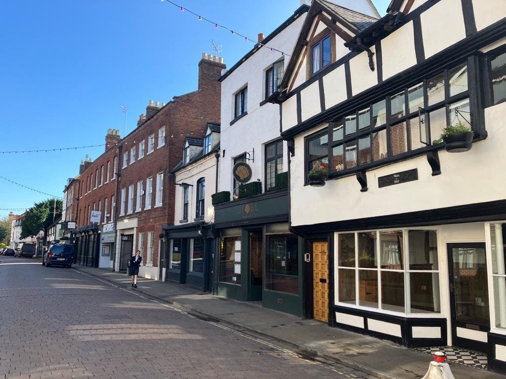 Retail/Shop in Worcester - photo 2