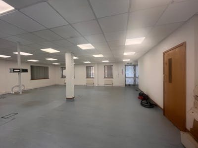 Unit 2 Chiltern Court, Chesham, Office To Let / For Sale - WhatsApp Image 2026-04-02 at 15.50.3.jpeg