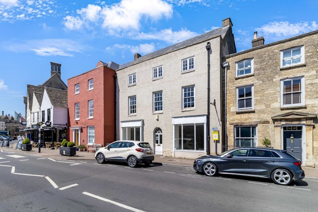 19 Market Place, Tetbury, Retail For Sale - Ext 2.jpg