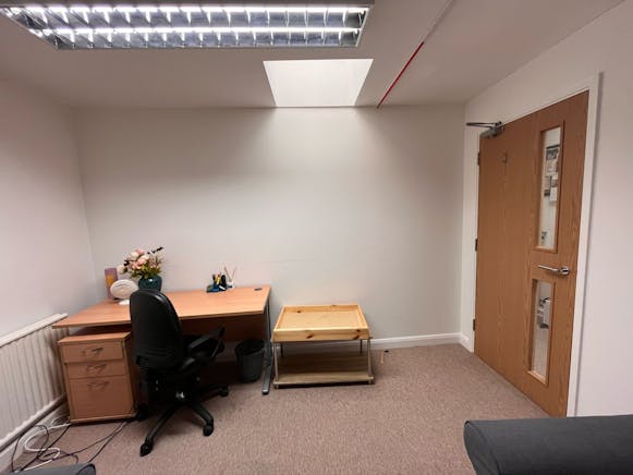 1st & 2nd Floor Offices, 4 Temple Street, Aylesbury, Offices To Let - WhatsApp Image 20250227 at 154032_afdb9dfc.jpg