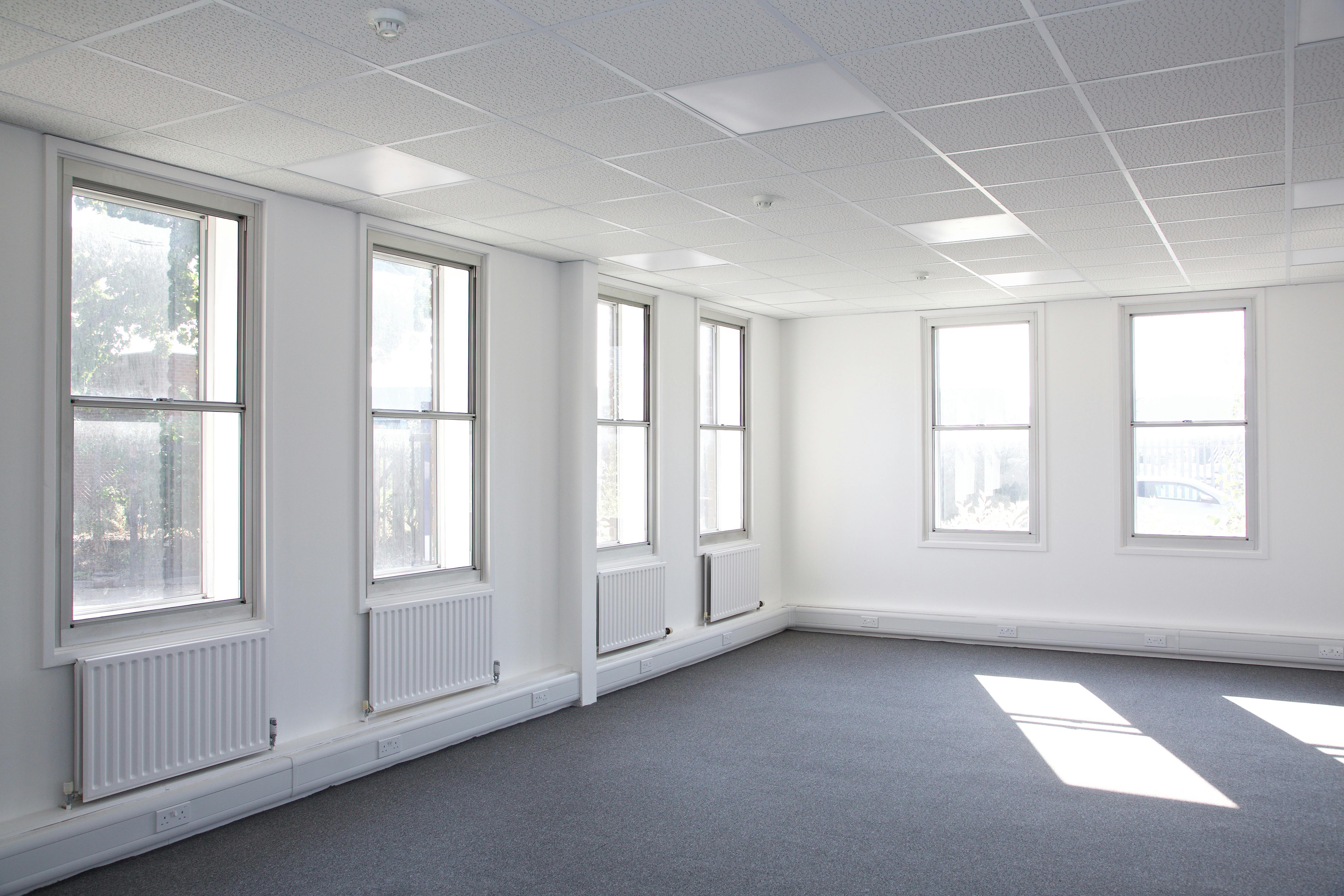 Office in West Byfleet - photo 4