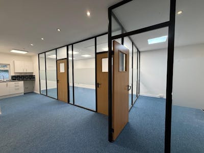 27 The Oakwood Centre, Havant, Business Park / Industrial / Office / Warehouse For Sale - WhatsApp Image 2026-04-29 at 13.45.19 (5).jpeg