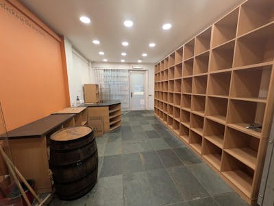 25 Chapel Street, Guildford, Office / Retail To Let - 3687.jpg