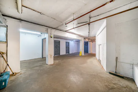 Bunker 51, 3 Herringham Road, Charlton, Class E Retail / Leisure / D2 (Assembly and Leisure) / Leisure / Light Industrial / Open Storage / Trade / Warehouse / Yard To Let - 1433196-18-69c3e2c7d8d2d.jpg