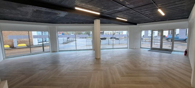 38-40 High Street, Frimley, Retail To Let - 20251013_095728.jpg