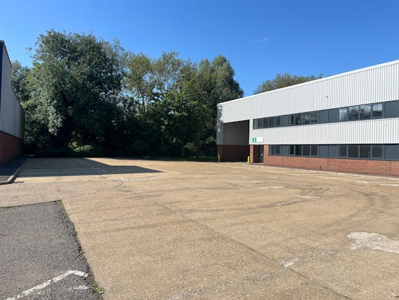 Unit 3 Stocklake Park Ind Est, Farmbrough Close, Aylesbury, Industrial To Let - IMG_3214.JPG