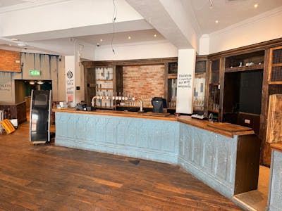 120-123 Oxford Road, High Wycombe, Retail To Let - 20260331_135755000_iOS 1 3.jpg