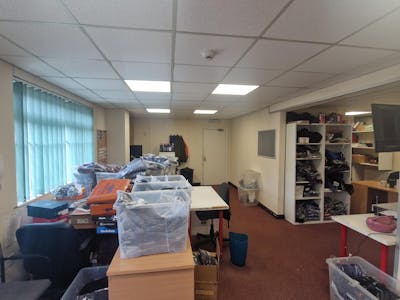 Unit 8d, Stockport, Industrial/Logistics To Let - 20250729_104300.jpg
