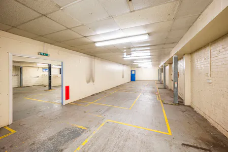 375 Bath Road, Slough, Industrial / Trade Counter To Let - w17.jpg