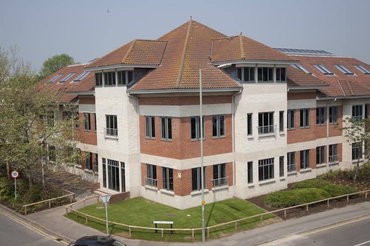 Kingslea House, Bay Tree Avenue, Leatherhead, Offices To Let / For Sale - IMG_8733.jpg