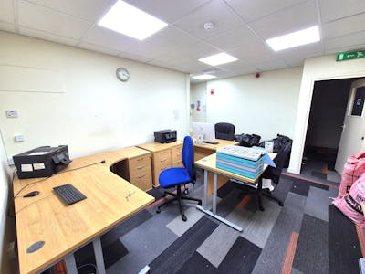 2 Warren Street, Stockport, Retail To Let - 20250624_151936.jpg