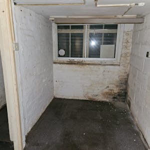 45c High Street, Heathfield, Industrial To Let - 51aa717d291f4276b39341bcf40986aa.jpg