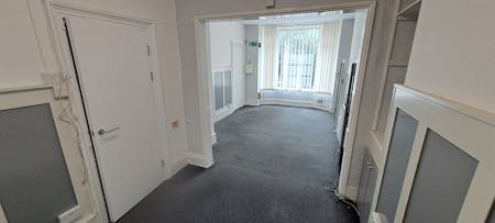 22 Queens Road, Brighton, Office / Retail To Let - 20250724_112312.jpg