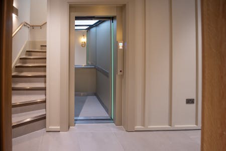 20-22 Mortimer Street (1st Floor), London, Office To Let - IMG_1563.jpg