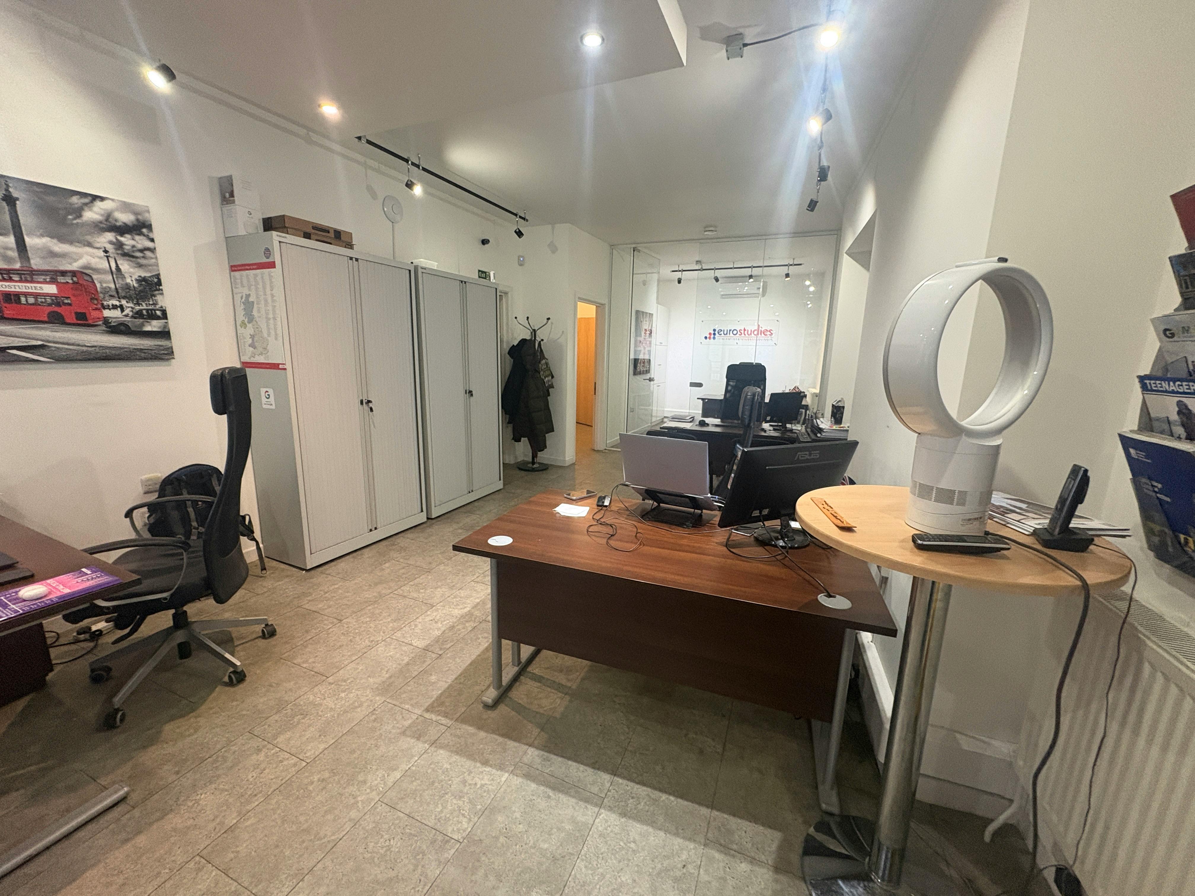 Retail/Shop in Bournemouth - photo 4