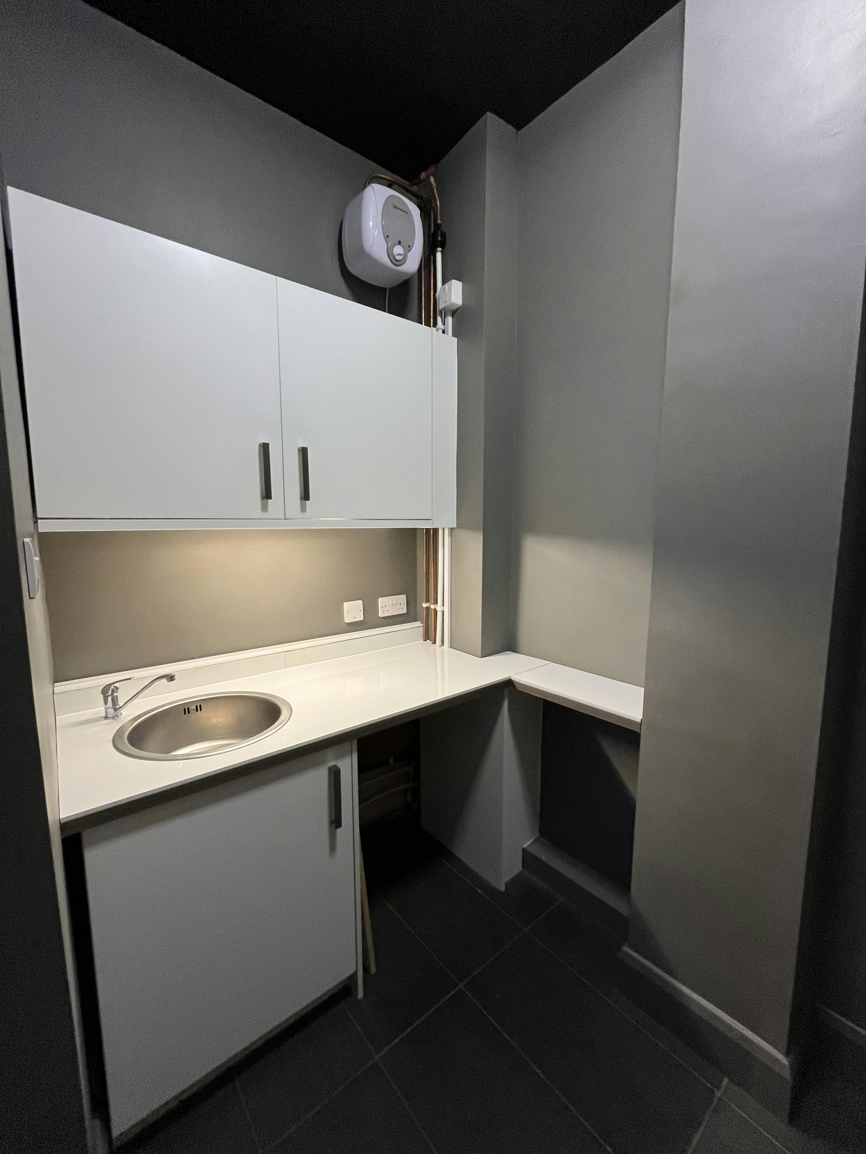 2B White Lion House, Banbury, Office / Retail To Let - image00013.jpeg