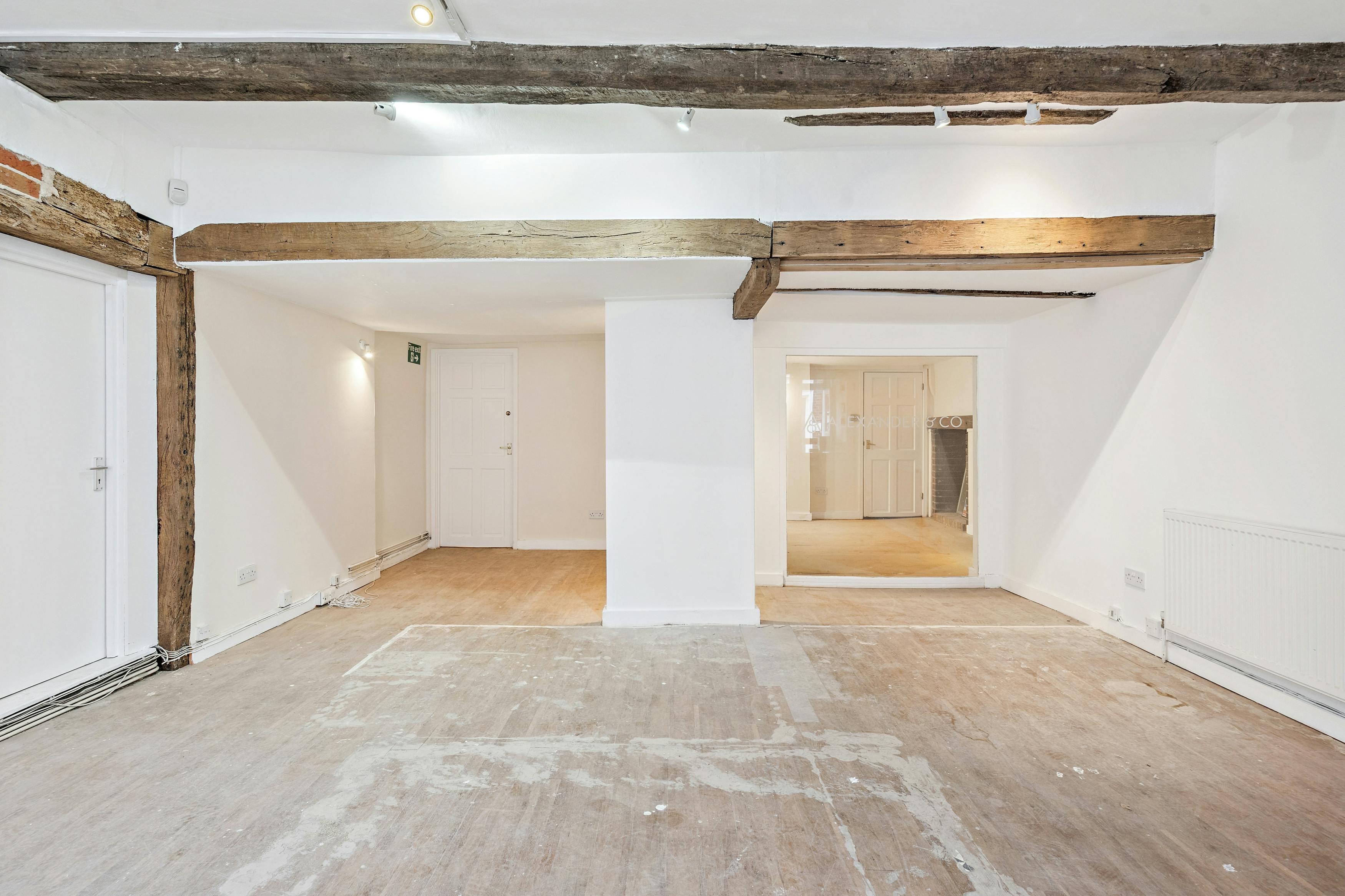 15 Temple Street, Aylesbury, Offices To Let - DSC00242-6a9031c8ac43d8a4f280b26e578e1cb6.jpg