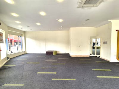 2 Warren Street, Stockport, Retail To Let - 20250624_151353.jpg