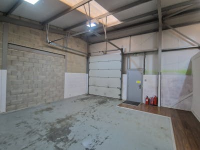 Unit F1, Unit F2, Hyde, Industrial/Logistics To Let - 20231205_144412.jpg