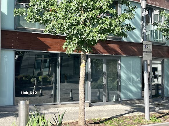 New Providence Wharf, Fairmont Avenue, London, Restaurant To Let / For Sale - IMG_8589.JPG