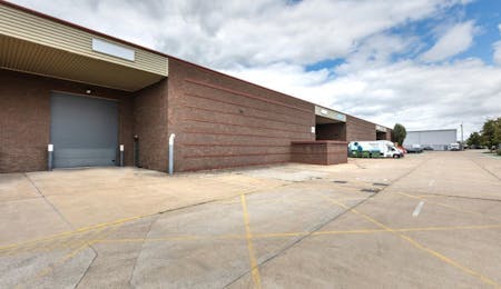 952 Yeovil Road, Slough, Industrial / Warehouse To Let - 952 Yeovil Road 2.jpeg