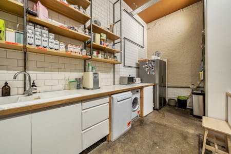 Unit 17A Perseverance Works, London, Office To Let - 133376146894ac34b2dfb.jpg