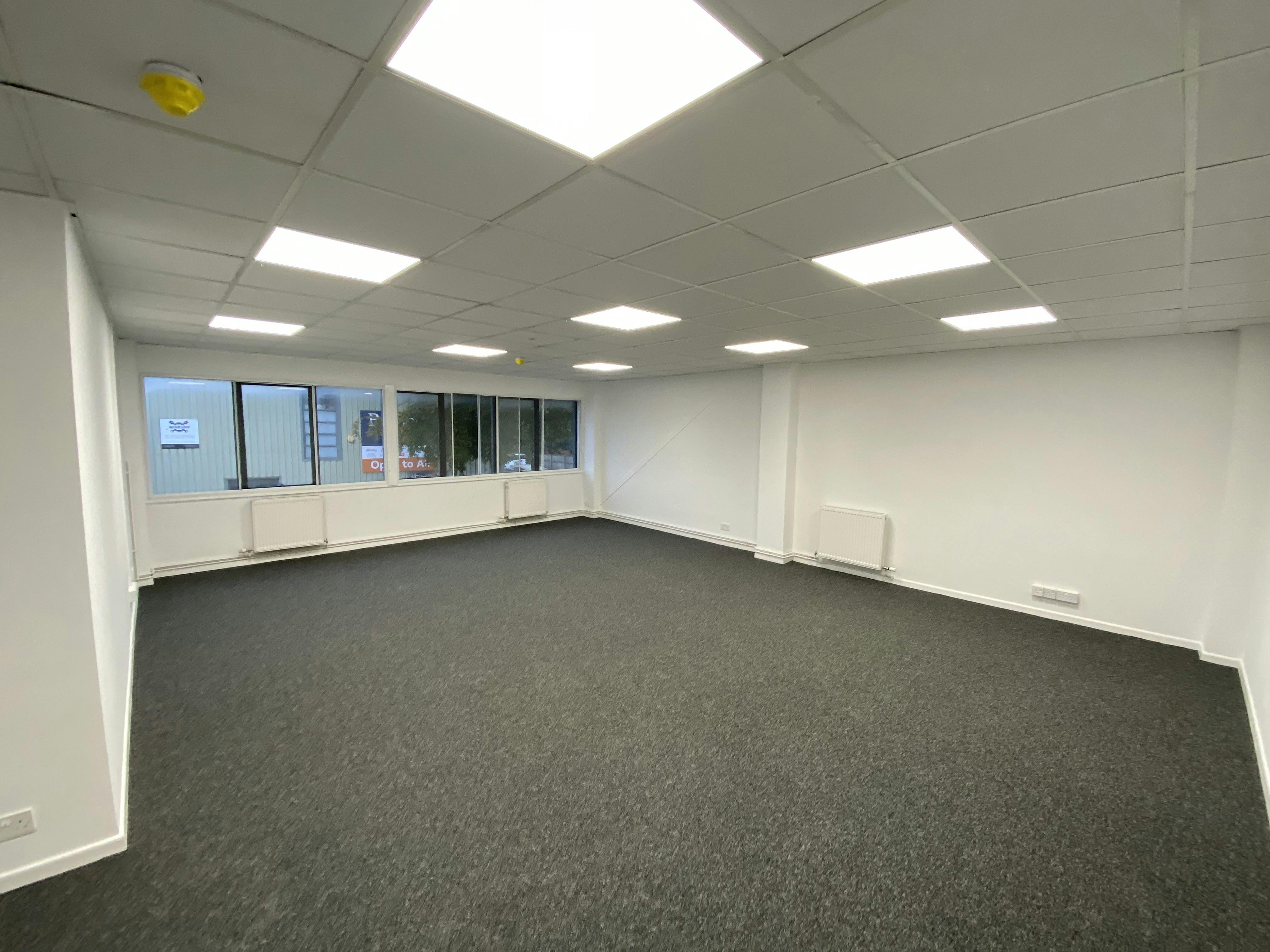 1 & 2 Grove Park, Alton, Industrial / Warehouse To Let - IMG_1178.jpg