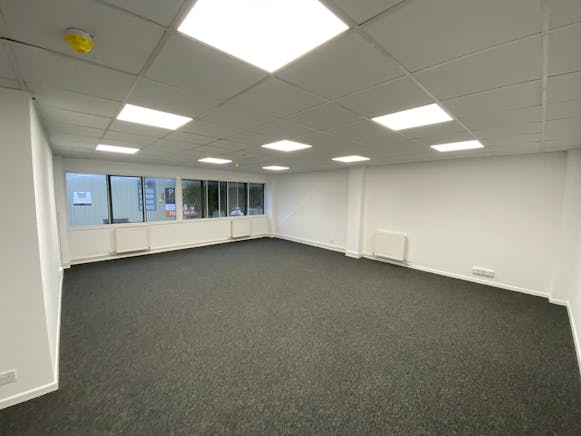 1 & 2 Grove Park, Alton, Industrial / Warehouse To Let - IMG_1178.jpg