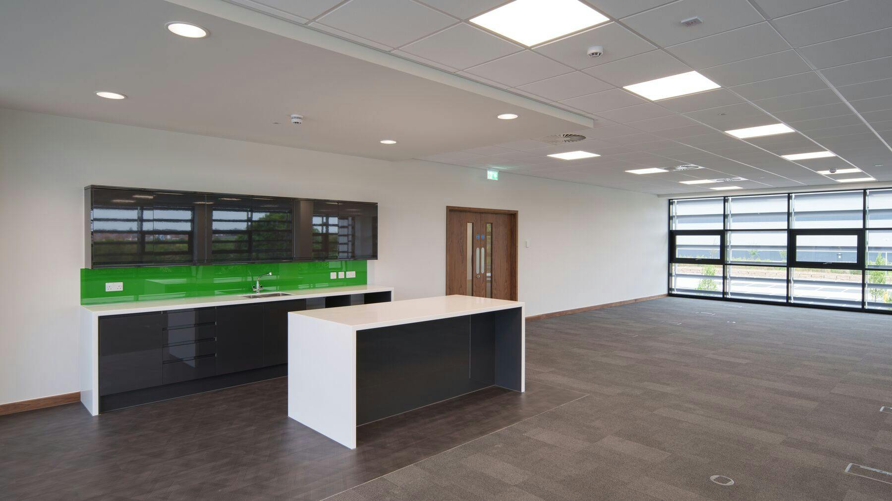 Unit 7, Greenford, Industrial To Let - DPMDSC00744.jpg