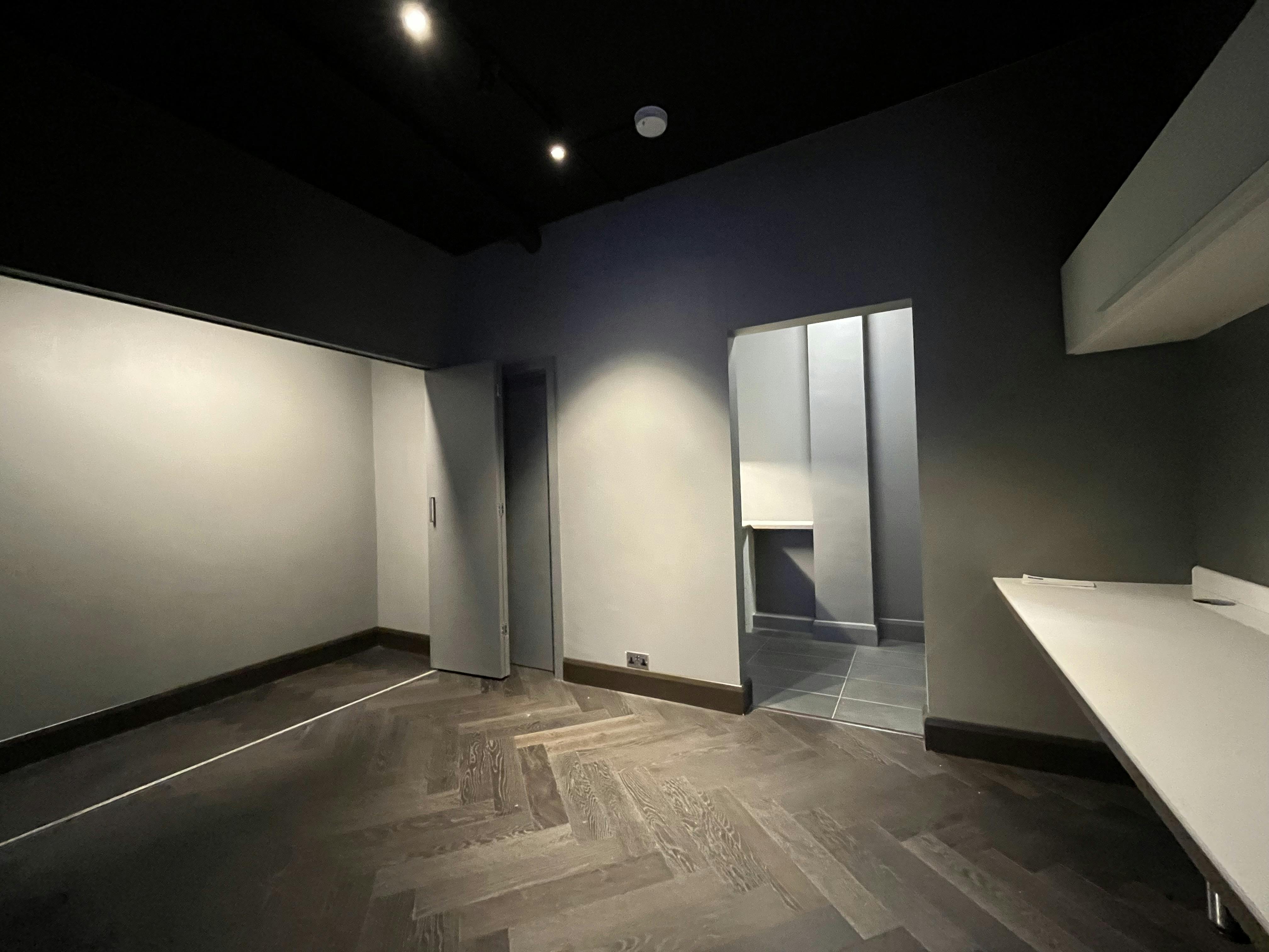 2B White Lion House, Banbury, Office / Retail To Let - image00012.jpeg