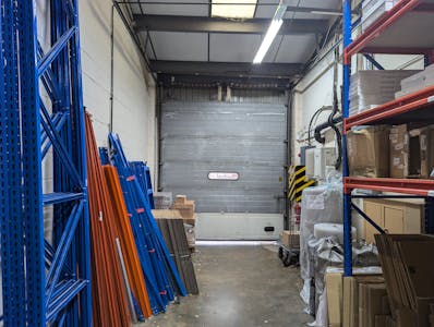 Unit 2-3, Watford, Trade Counter / Warehouse To Let - PXL_20250122_120105502.jpg