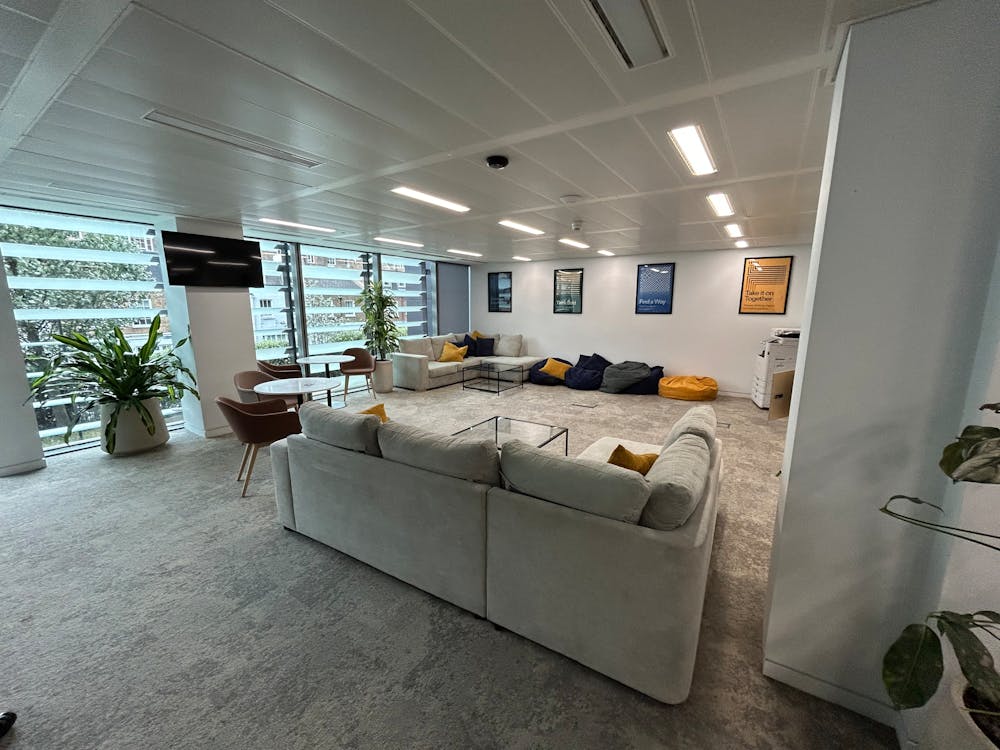 30 Eastbourne Terrace, London, Office Lease Assignment - IMG_1410.jpg