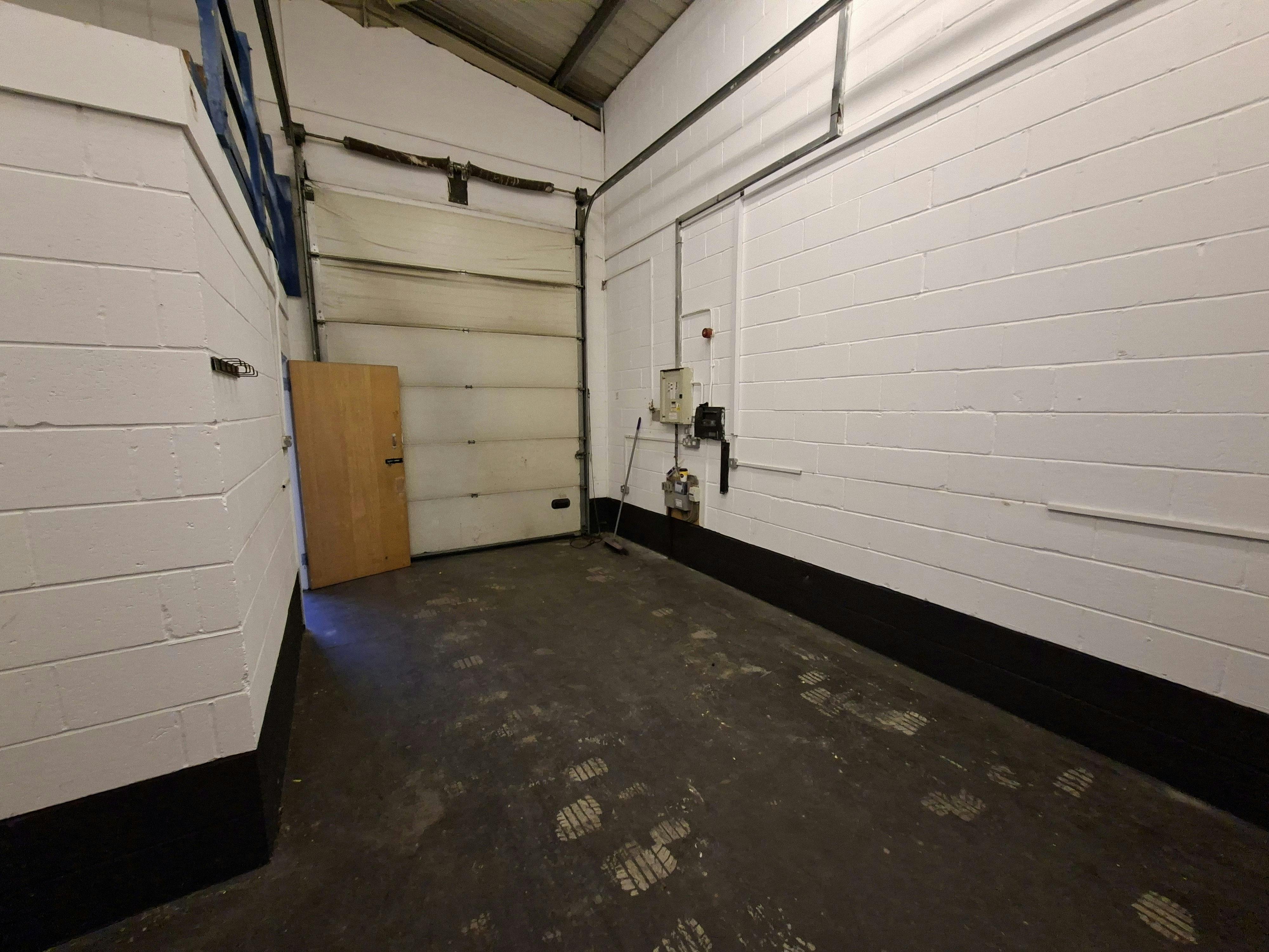Industrial Unit in Newark - photo 4