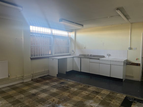 Former Lloyds Bank, 2 Gatehouse Road, Aylesbury For Sale - IMG_2940.JPG