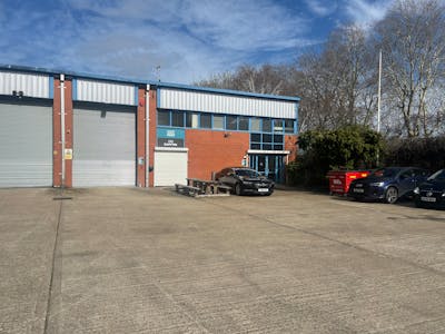 Unit 19, Lockwood Industrial Park, London, Industrial To Let - IMG_0484.jpeg