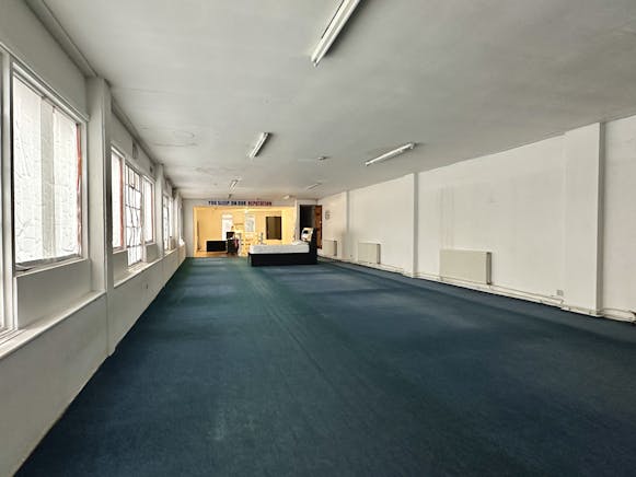 68 Dunstable Road, Luton, Investment/Development / Retail For Sale - IMG_5181.JPG