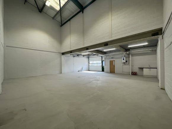 Unit 12, County Park, Shrivenham Road, Swindon, Industrial To Let - IMG_9850.jpg