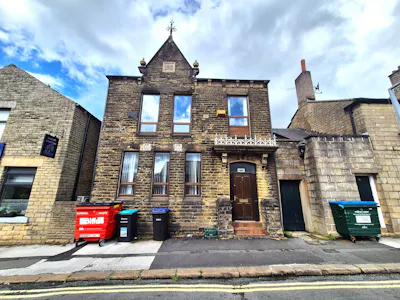 6 Howard Street, Glossop, Office To Let - 20260602_162522.jpg