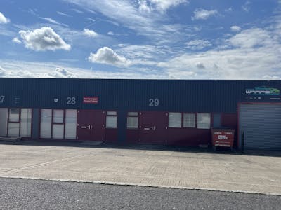 29 Edison Road, Aylesbury, E (Commercial / Business / Service) / Industrial To Let - IMG_2566.JPEG