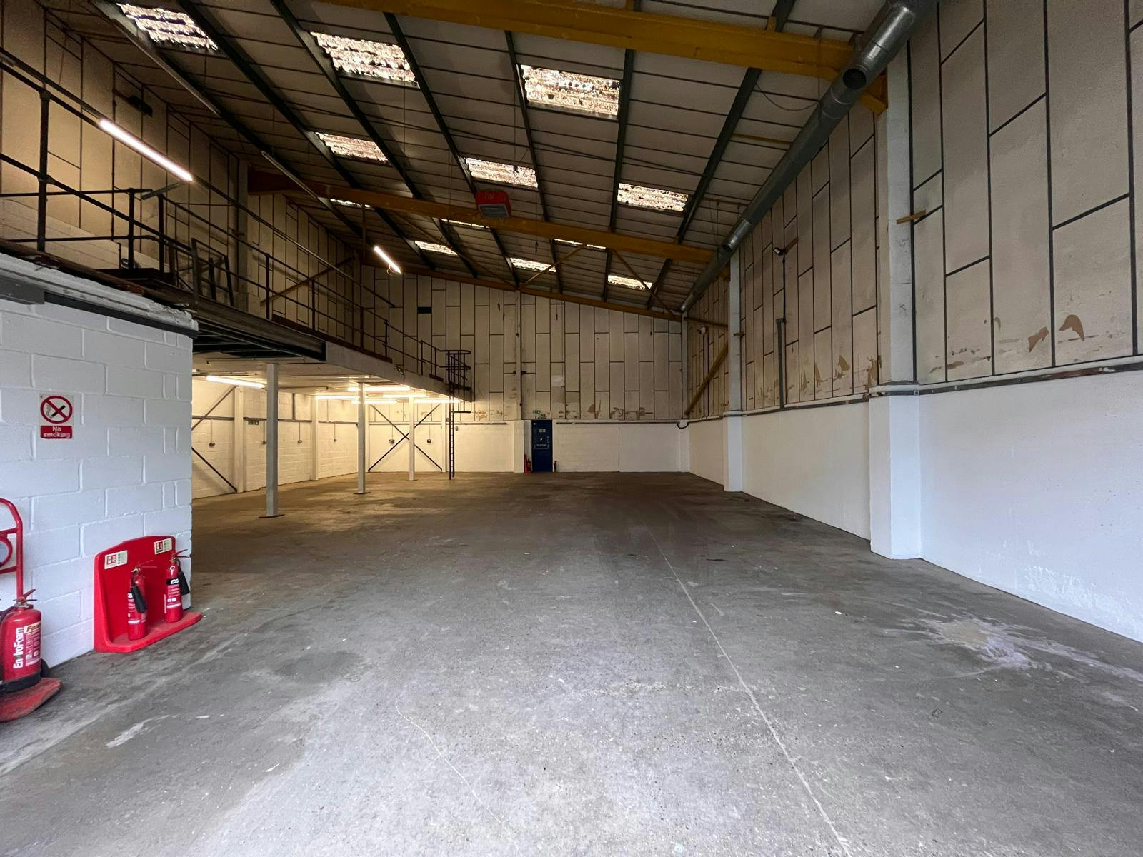 Unit H Progress Road, Sands Industrial Estate, High Wycombe, Industrial To Let - WhatsApp Image 2026-01-26 at 1.jpeg