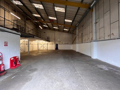 Unit H Progress Road, Sands Industrial Estate, High Wycombe, Industrial / Warehouse To Let - WhatsApp Image 2026-01-26 at 1.jpeg