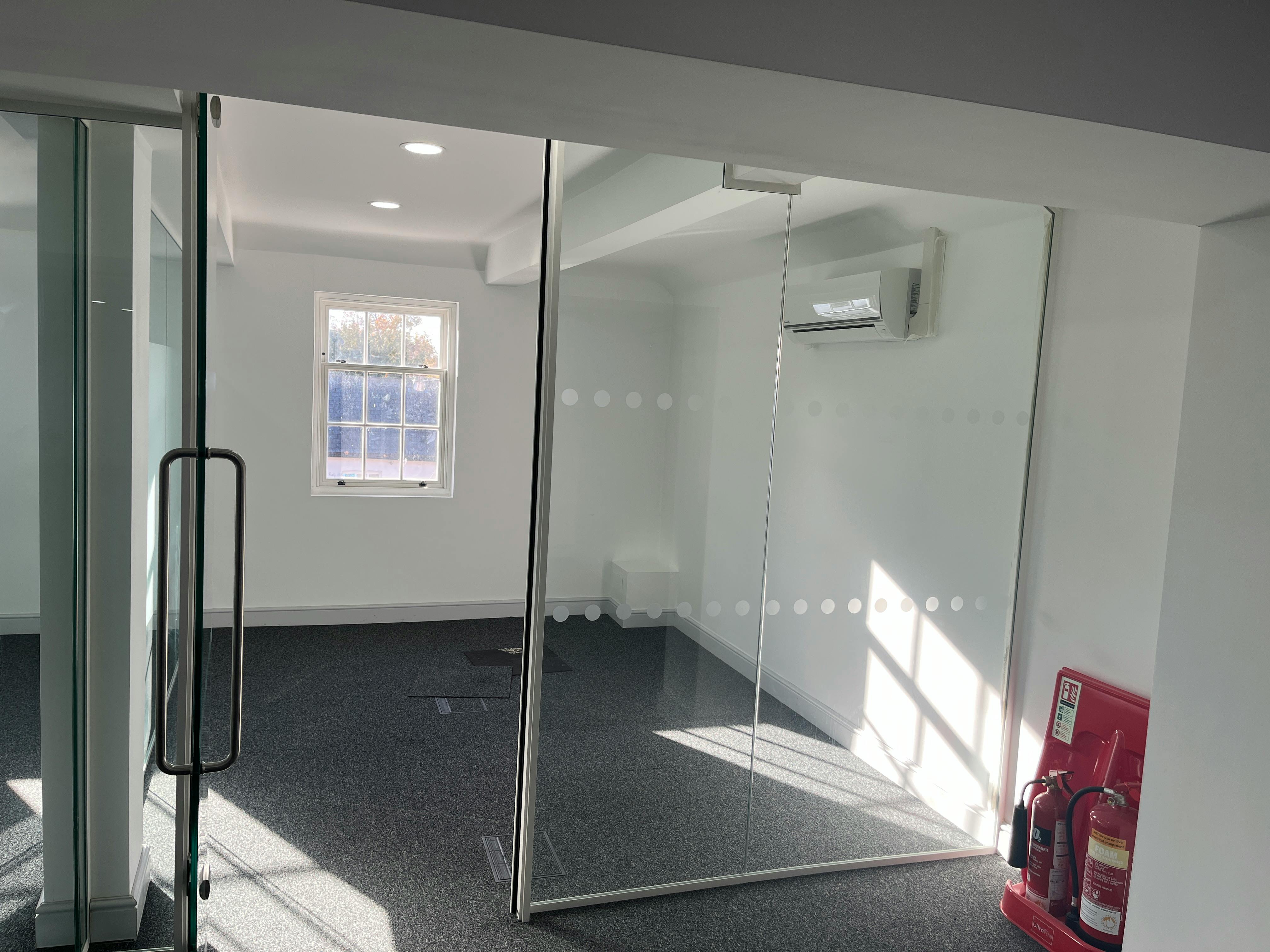 Second Floor Offices, 79-81 High Street, Marlow, Offices To Let - 20251104_133522091_iOS.jpg