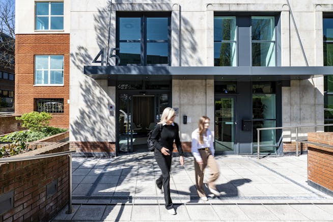 3rd Floor, 45 London Road, Reigate, Offices To Let - 45 London Road Reigate_52.jpg