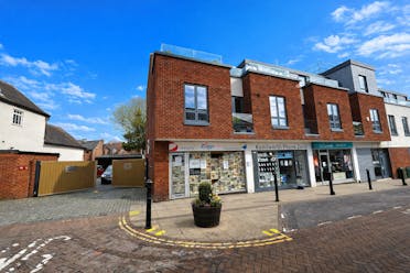10 Swan Street, Warwick, Retail To Let - External 1 edit.png - More details and enquiries about this property