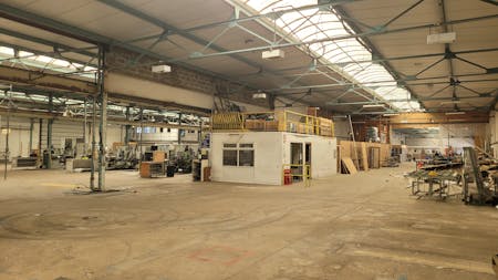 14 Grange Road, Livingston, Industrial To Let - 20260407_101719.jpg