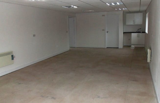 Kingscote C & D Priory Park, Priory Industrial Estate, Tetbury, Office / Retail To Let - Kingscote D Internal 003.jpg