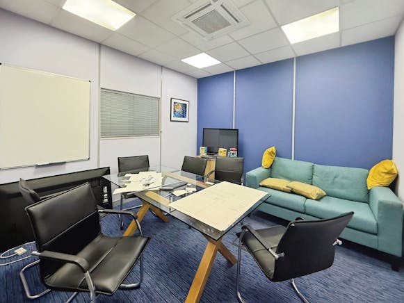 14 Braiswick Place, Basildon, Industrial / Office To Let / For Sale - 5b02417eIMG20251104WA0030.jpg