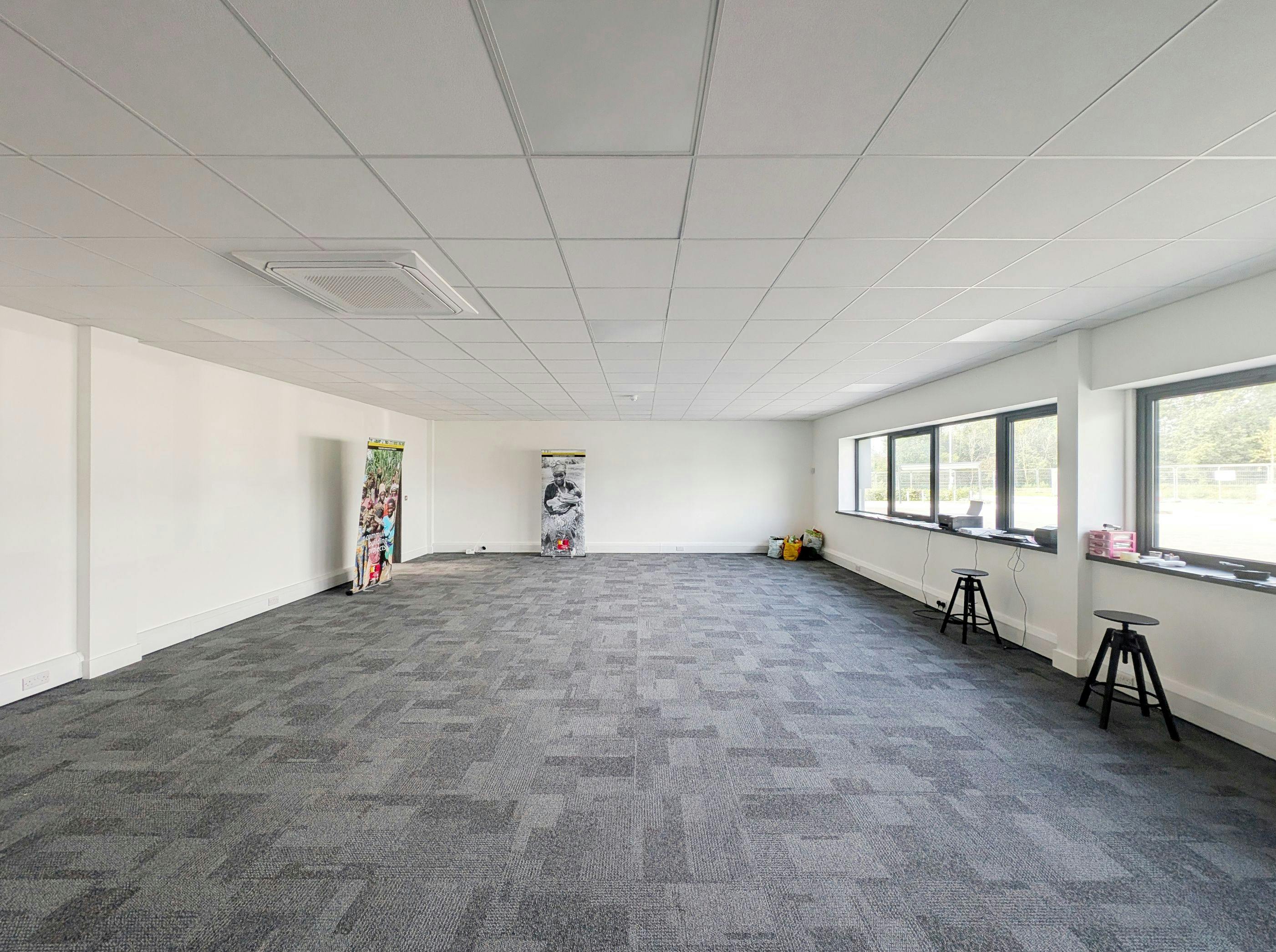 Office in Southampton - photo 2