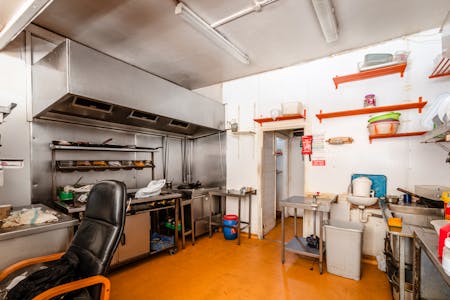 102 Murray Grove, London, Retail To Let - Murray Grove 102 - 3.jpg