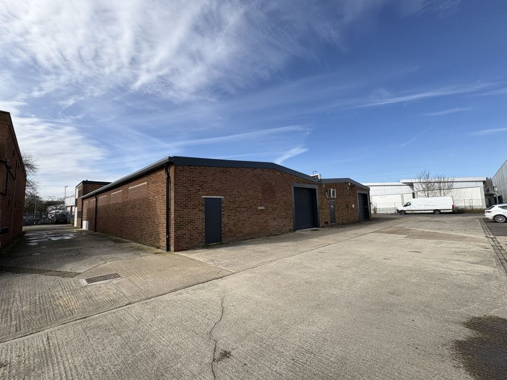 Unit D1 & Unit D2 Telford Road, Bicester, Industrial To Let - IMG_2033.jpg